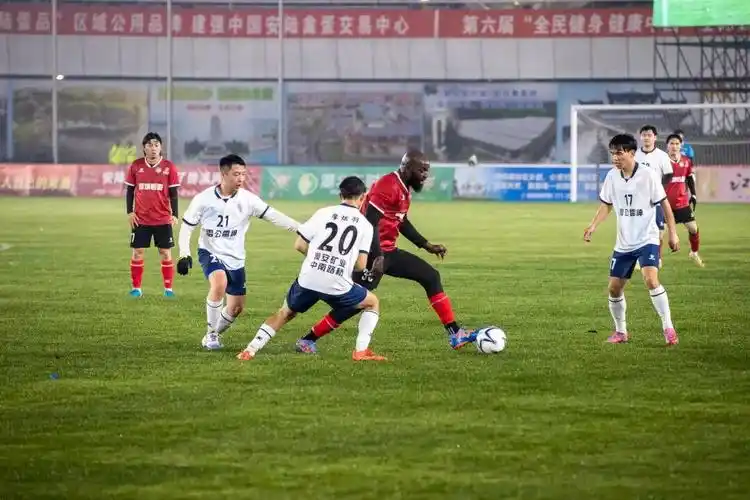 土耳其超级联赛：加拉塔萨雷 VS 伊斯坦布尔体育